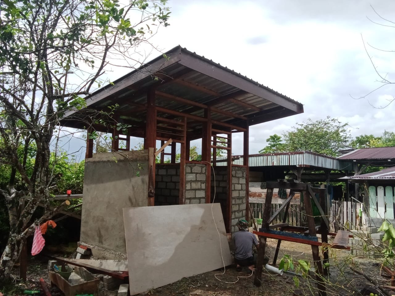 TMMD Kodim 1705/Nabire Bangun Fasilitas MCK di Sekitar Masjid Baitul Mutaqin, Dukung Kesehatan Jamaah
