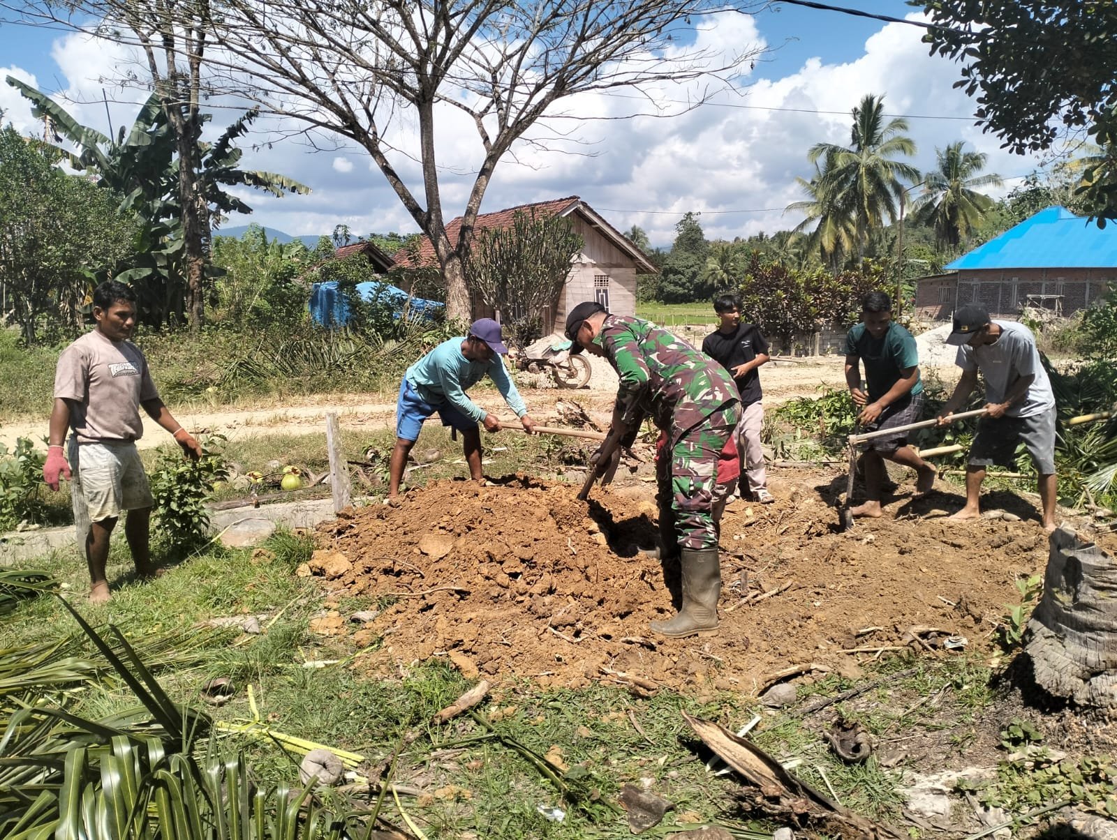Satgas TMMD 125 Tambah Jumlah Septic tank Di Desa Nekudu