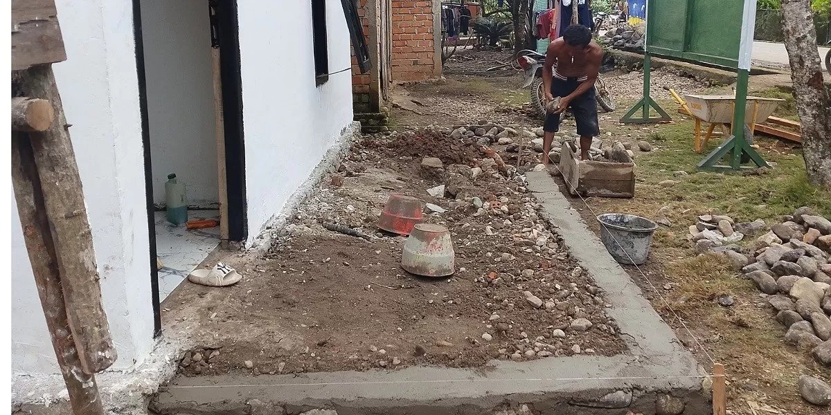 Pondasi Teras RTLH Pak Devi Dikerjakan Satgas TMMD