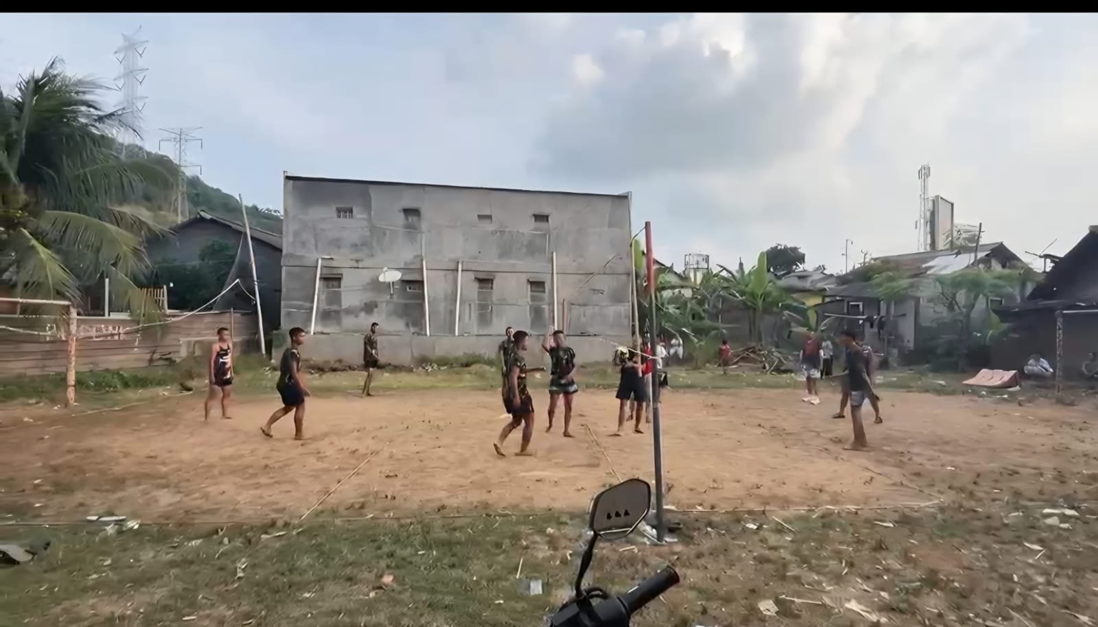 Membangun Kebersamaan Melalui Olahraga, Kodim Cilegon Giatkan Gotong Royong Warga
