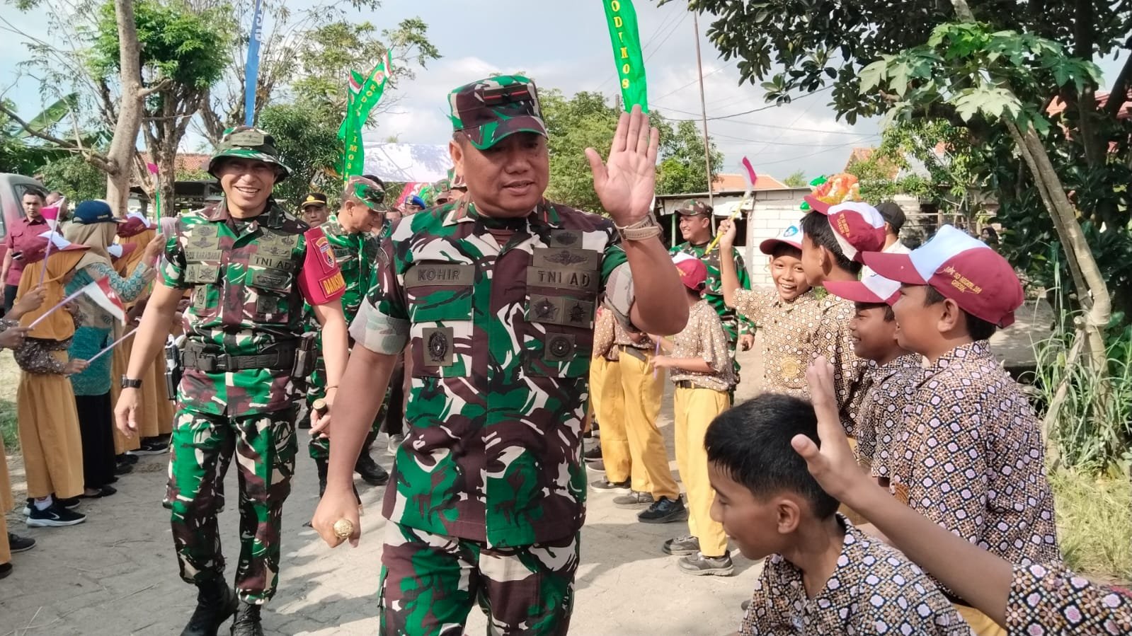 Penutup Penuh Makna TMMD Ke-128 di Slempit