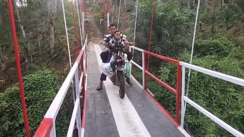Pembangunan Jembatan Perintis Garuda Selesai, Masyarakat Desa Talang Giring Merasakan Manfaatnya